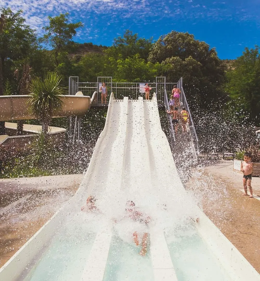 Camping La Grand'Terre 4 Etoiles - Linge De Maison Inclus - Clim - Tv - Plancha - Lave-Vaisselle - 4 Personnes 2 Chambres Ruoms 0*,  Francia