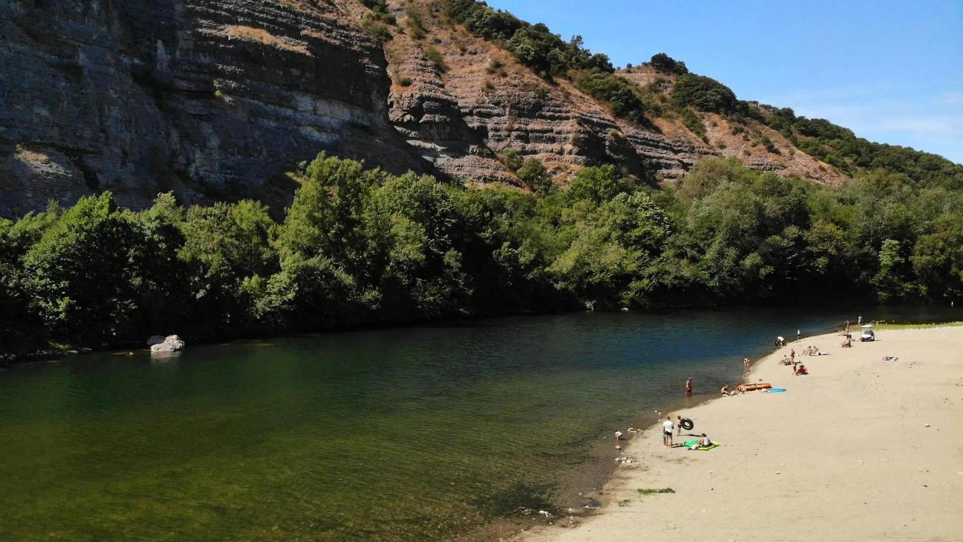 Camping La Grand'Terre 4 Etoiles - Linge De Maison Inclus - Clim - Tv - Plancha - Lave-Vaisselle - 4 Personnes 2 Chambres Ruoms