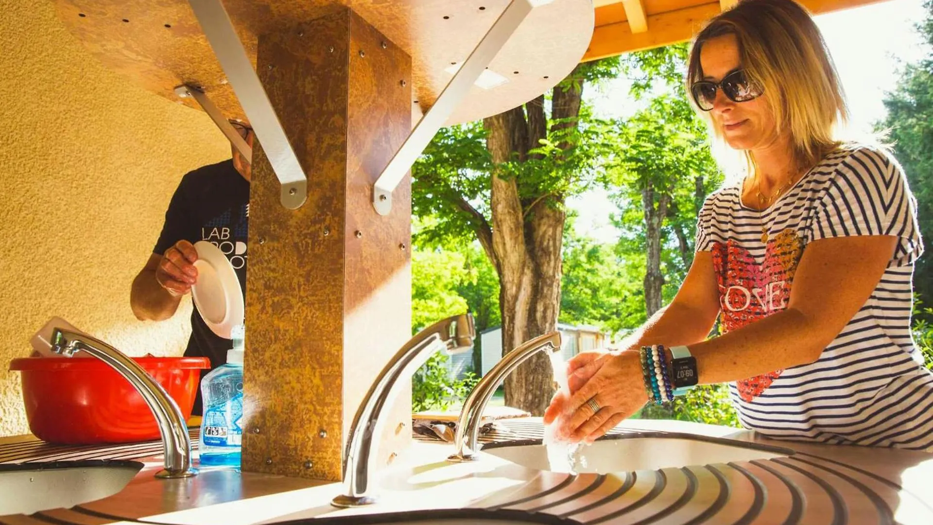 Camping La Grand'Terre 4 Etoiles - Linge De Maison Inclus - Clim - Tv - Plancha - Lave-Vaisselle - 4 Personnes 2 Chambres Ruoms 0*,