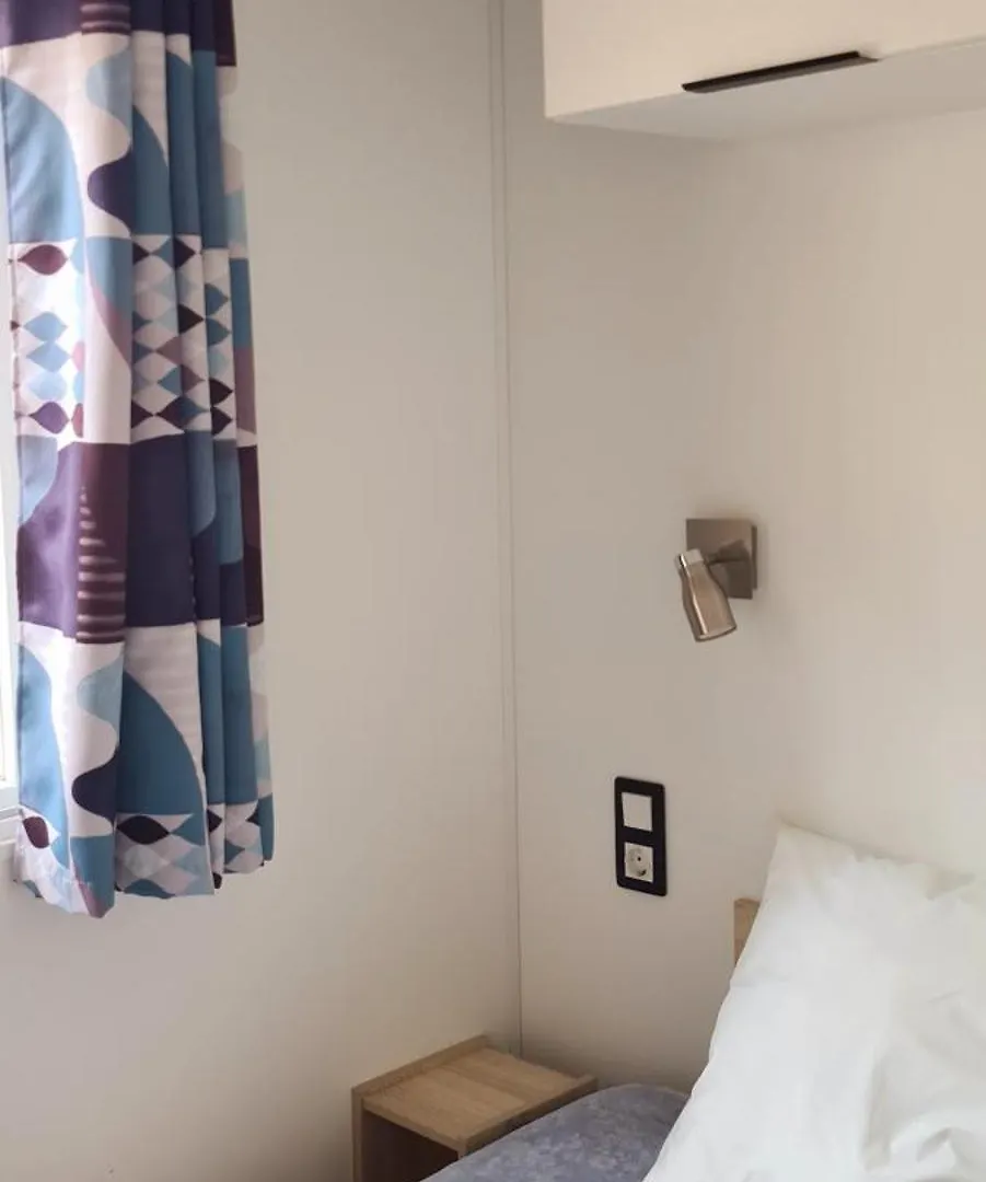 Camping La Grand'Terre 4 Etoiles - Linge De Maison Inclus - Clim - Tv - Plancha - Lave-Vaisselle - 4 Personnes 2 Chambres Ruoms Campeggio