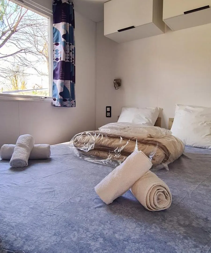 Camping La Grand'Terre 4 Etoiles - Linge De Maison Inclus - Clim - Tv - Plancha - Lave-Vaisselle - 4 Personnes 2 Chambres Ruoms 0*,