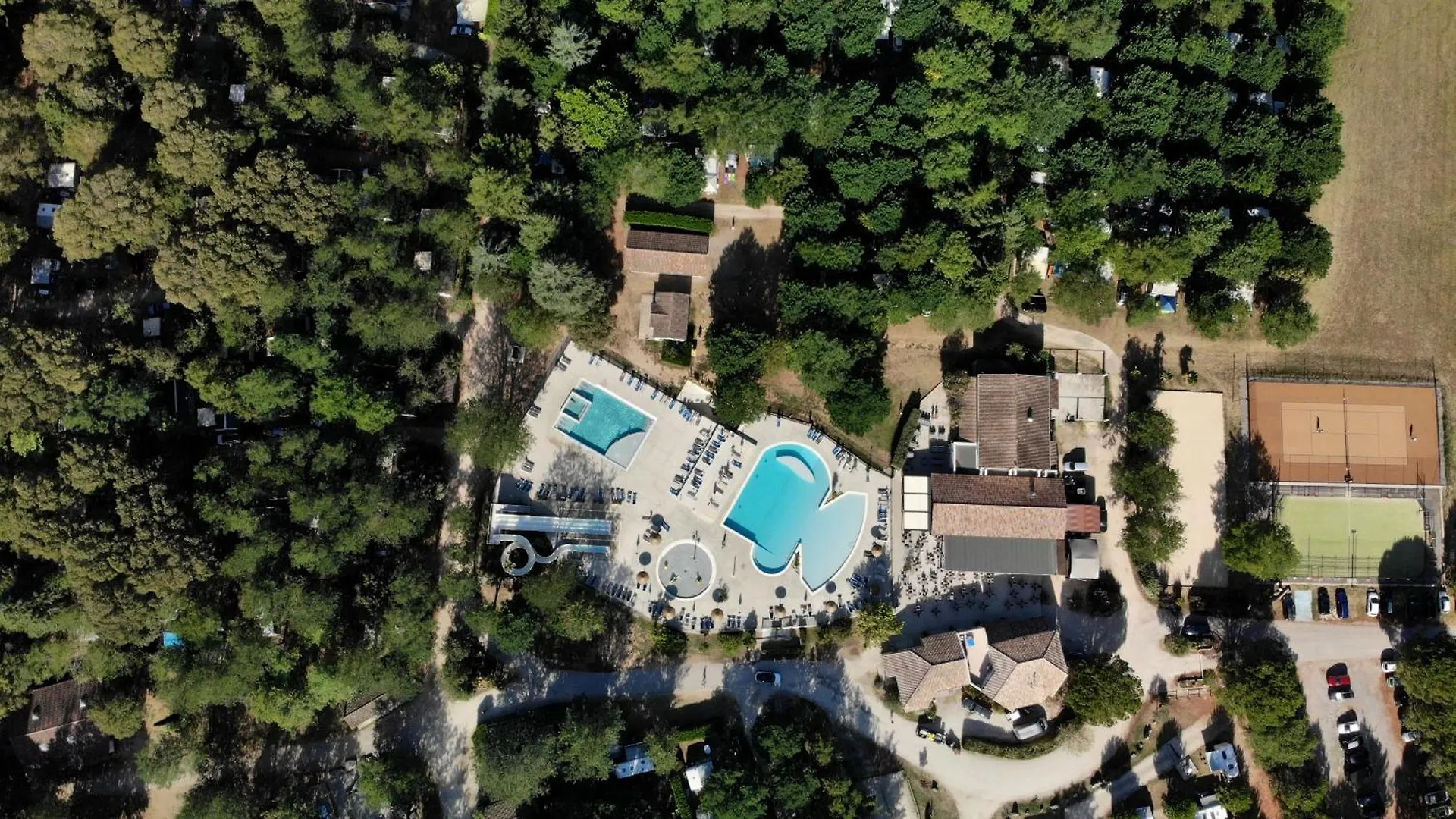 Camping La Grand'Terre 4 Etoiles - Linge De Maison Inclus - Clim - Tv - Plancha - Lave-Vaisselle - 4 Personnes 2 Chambres Ruoms 0*,  Francia